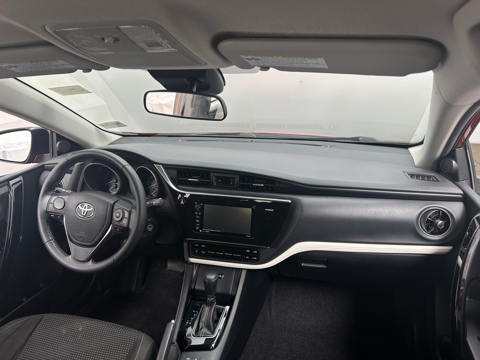 Thumbnail: 2018 Toyota Corolla iM - 3