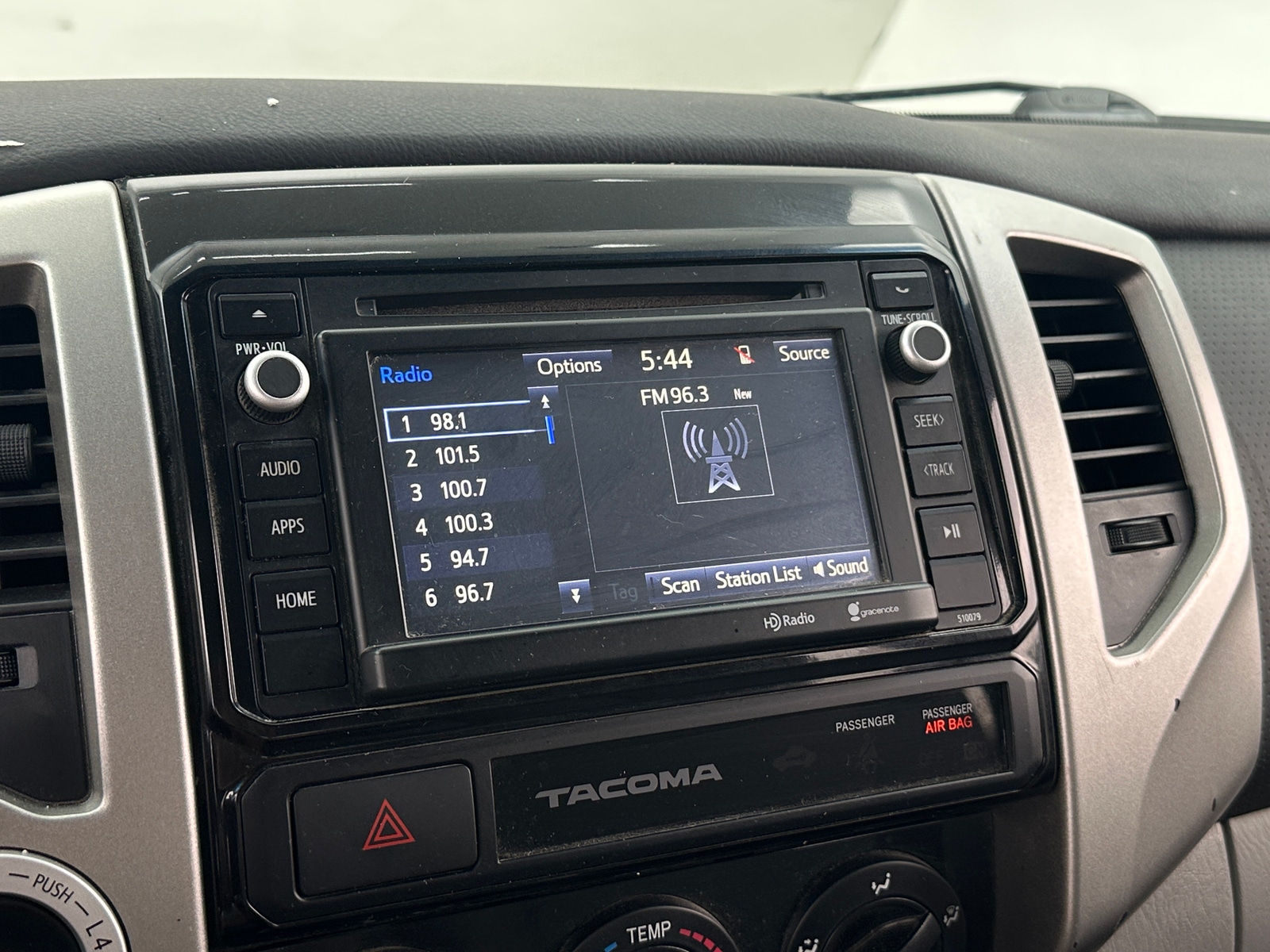 Thumbnail: 2015 Toyota Tacoma - 4