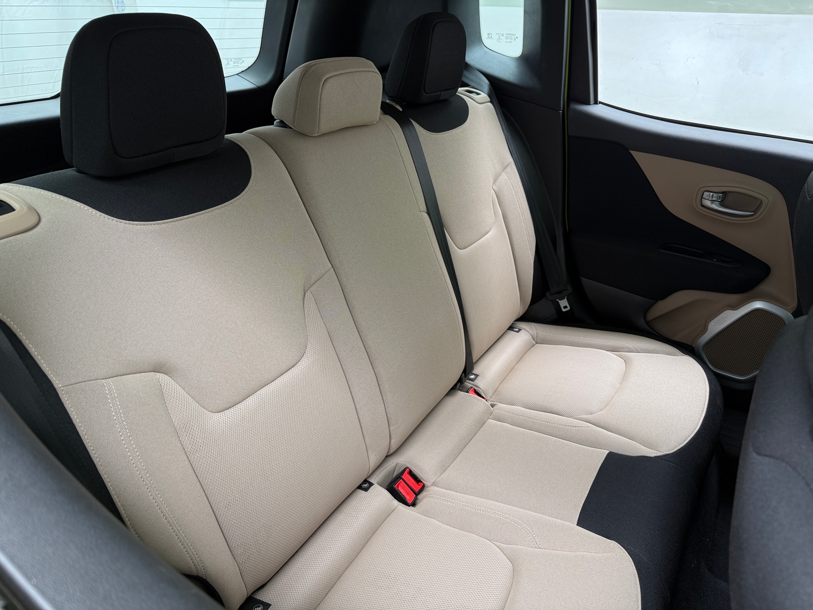 Thumbnail: 2017 Jeep Renegade - 6