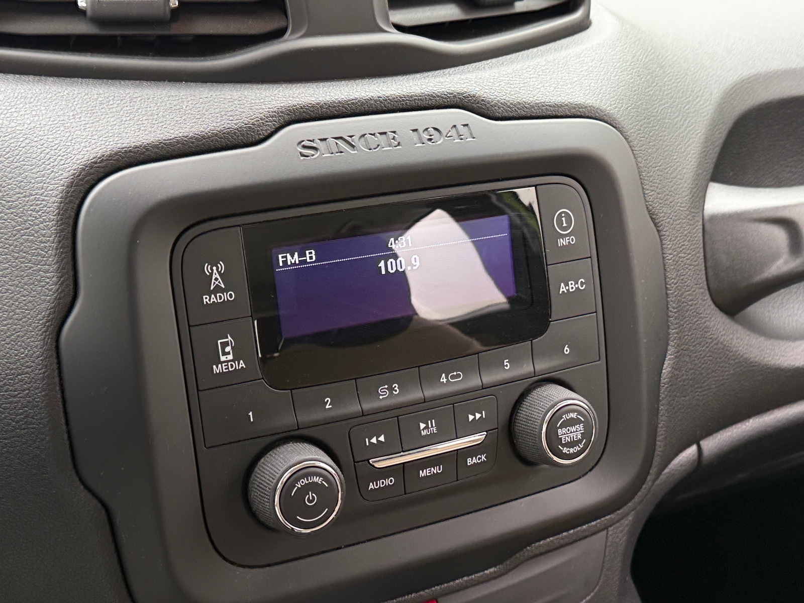 Thumbnail: 2017 Jeep Renegade - 4