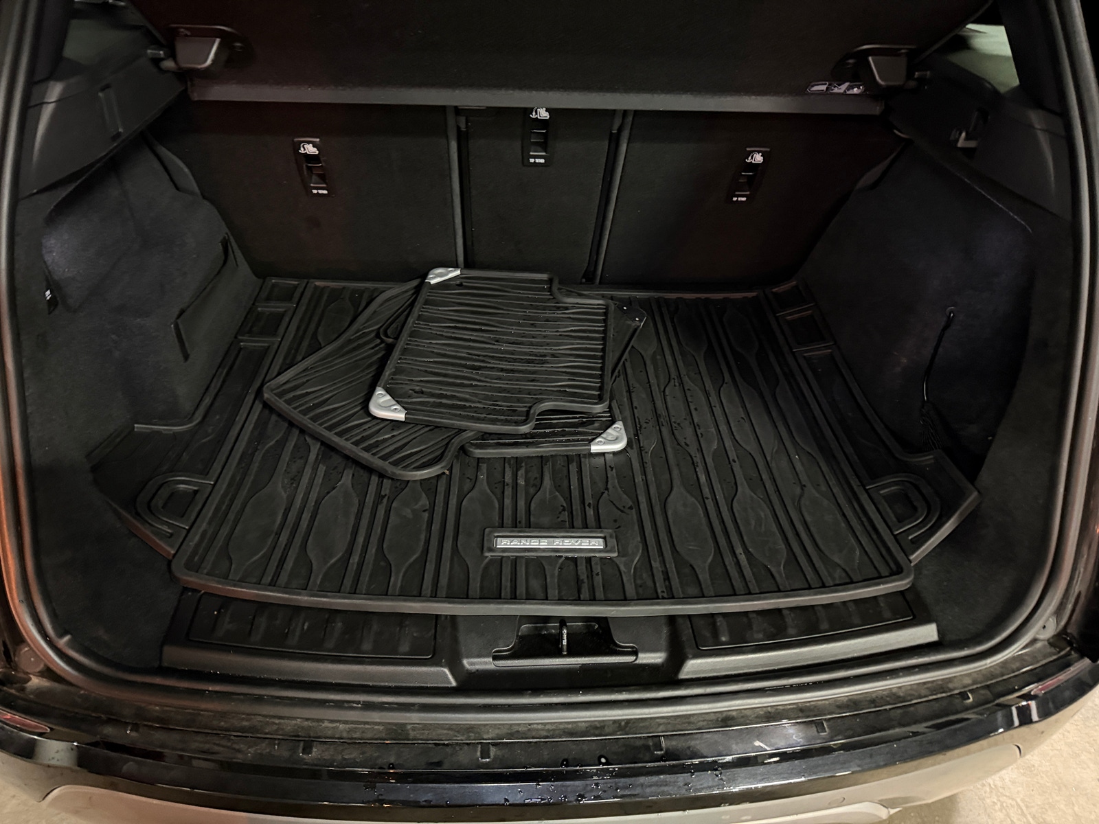 Thumbnail: 2020 Land Rover Range Rover Evoque - 6