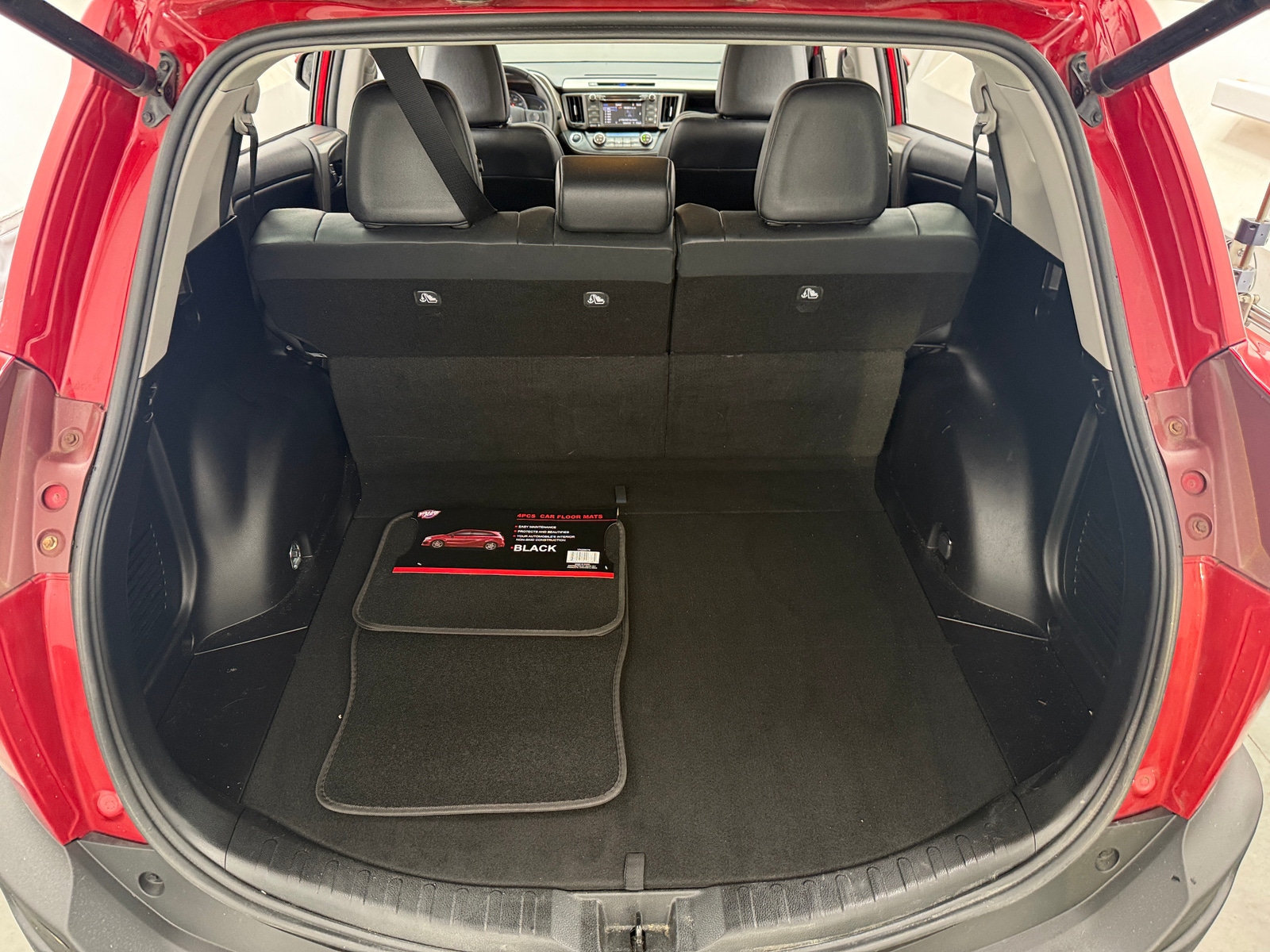 Thumbnail: 2015 Toyota RAV4 - 6