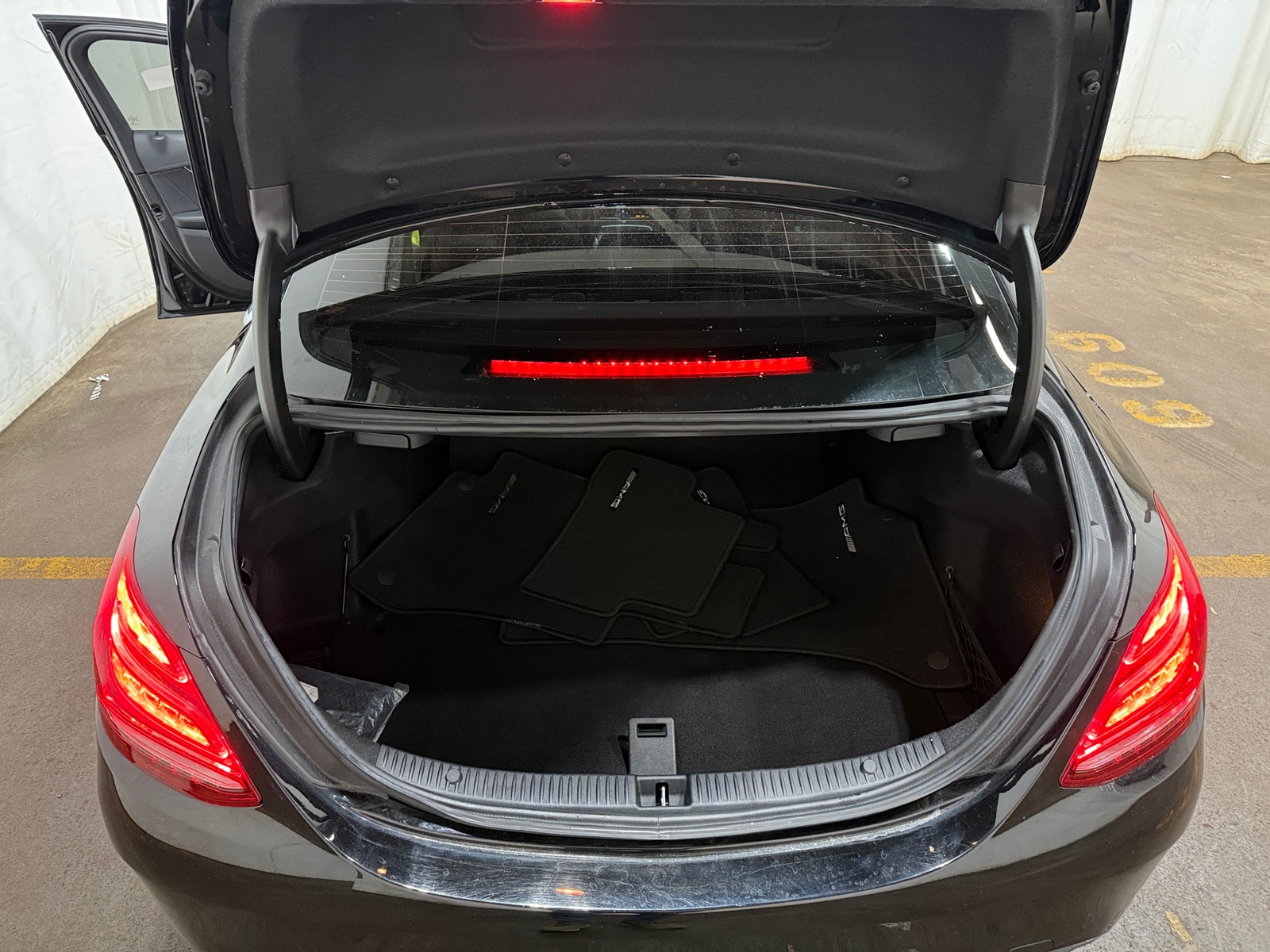 Thumbnail: 2016 Mercedes-Benz C-Class - 6