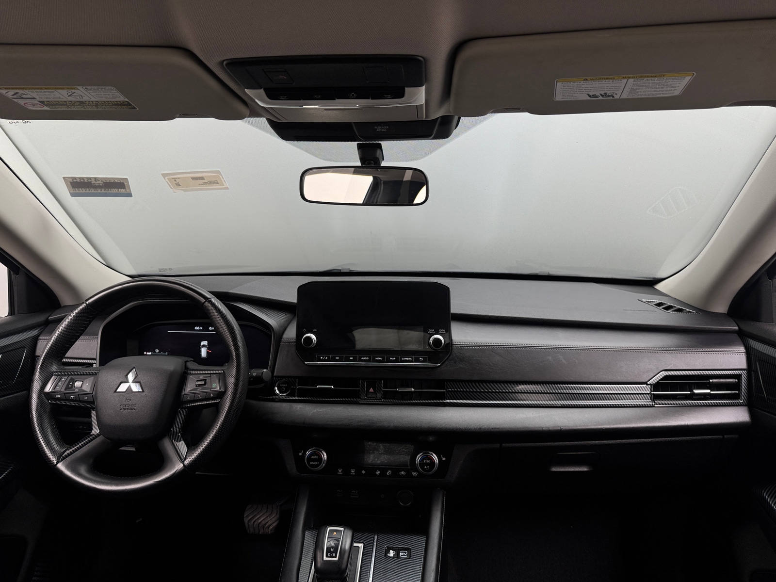 Thumbnail: 2023 Mitsubishi Outlander - 2