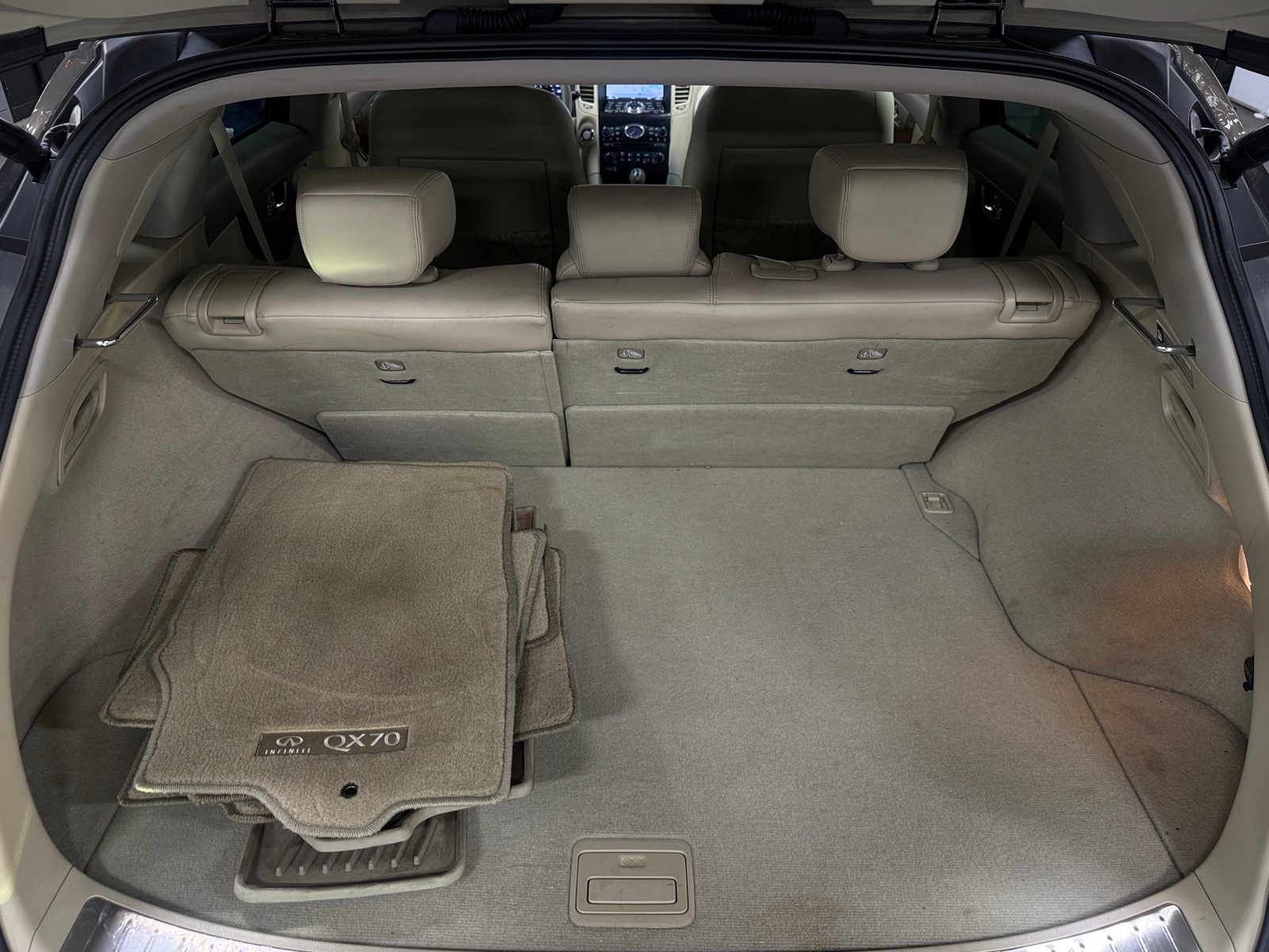 Thumbnail: 2016 INFINITI QX70 - 6