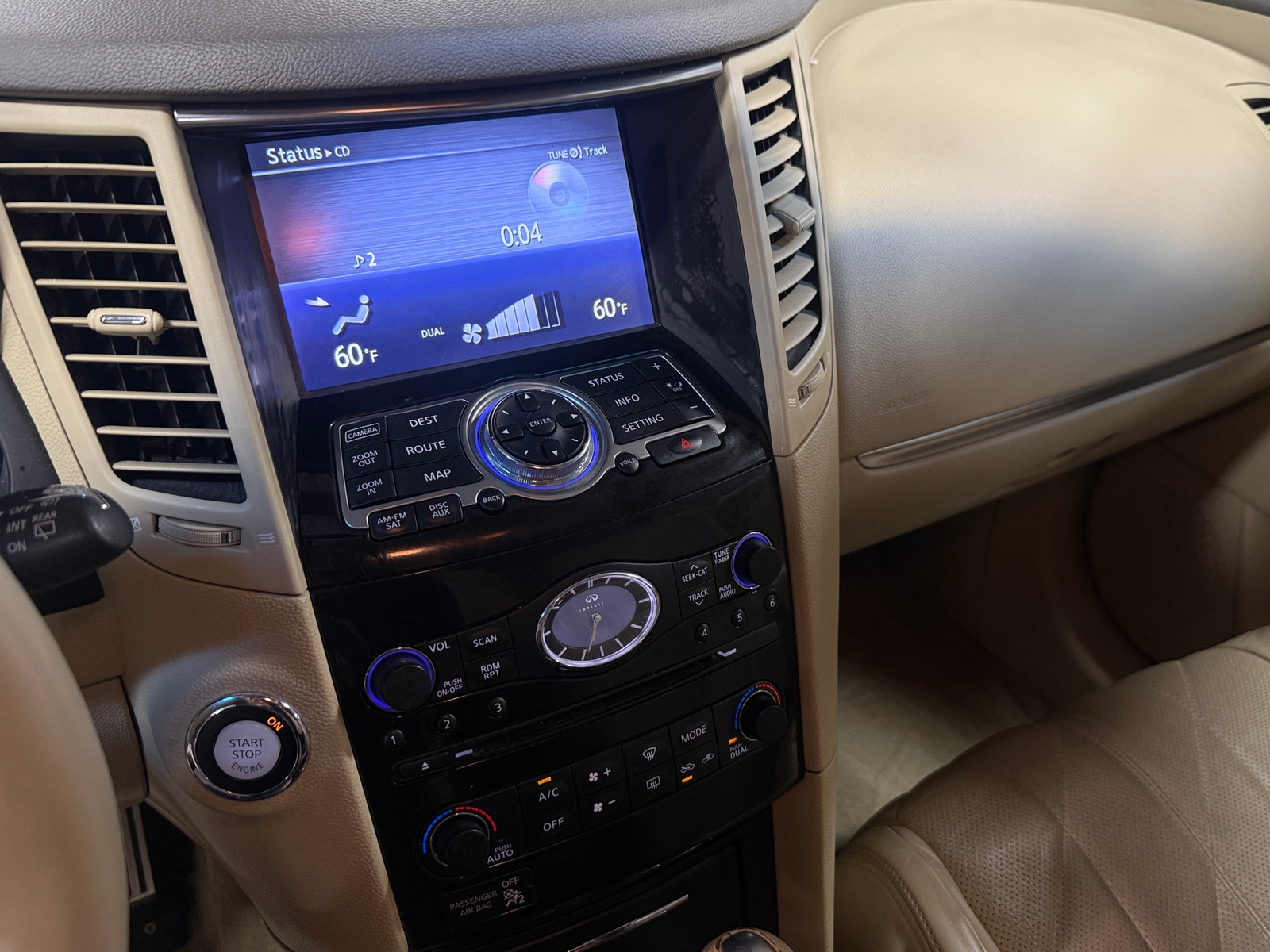 Thumbnail: 2016 INFINITI QX70 - 3