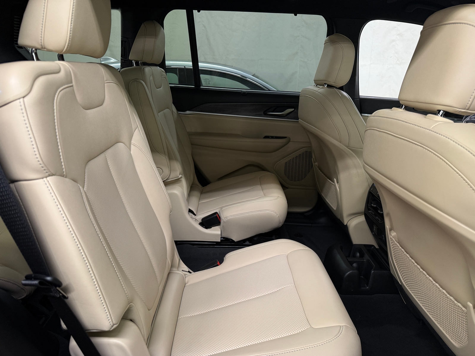 Thumbnail: 2023 Jeep Grand Cherokee L - 5