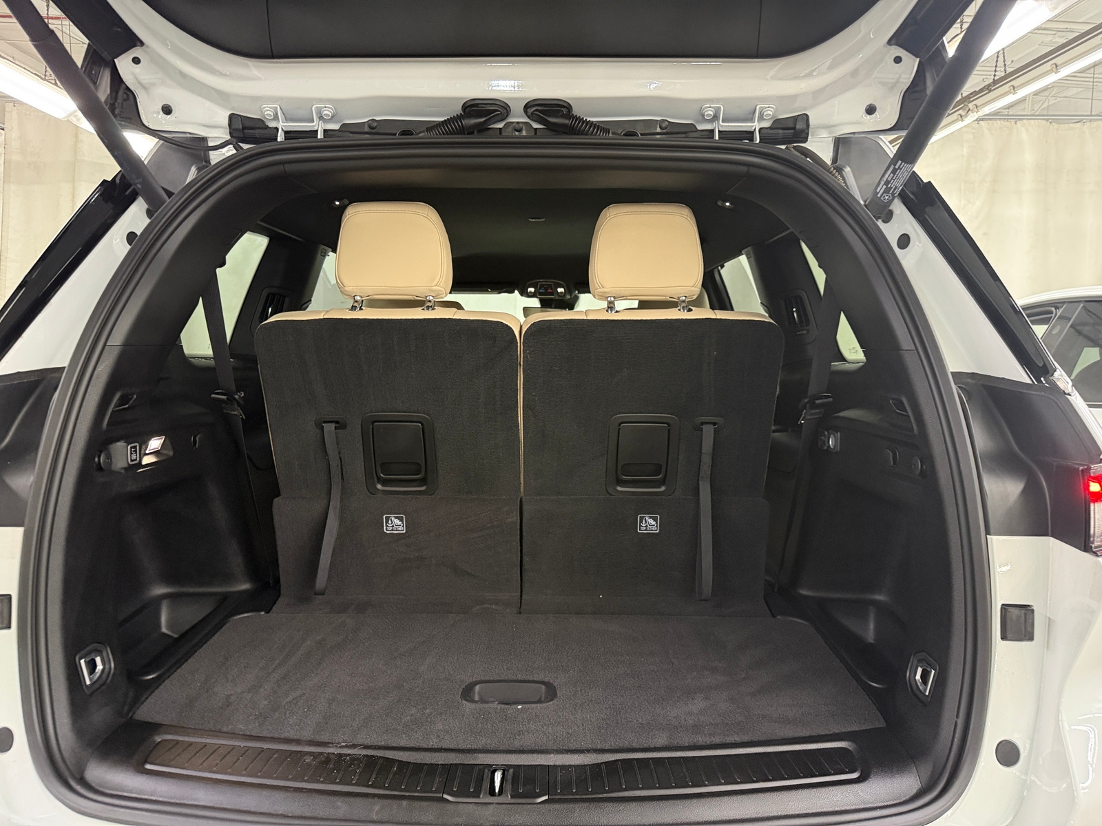 Thumbnail: 2023 Jeep Grand Cherokee L - 6