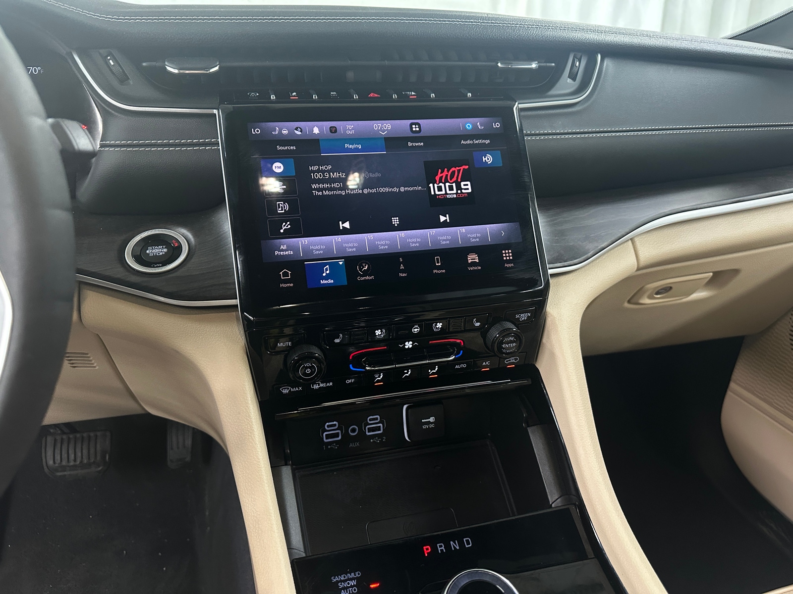 Thumbnail: 2023 Jeep Grand Cherokee L - 3