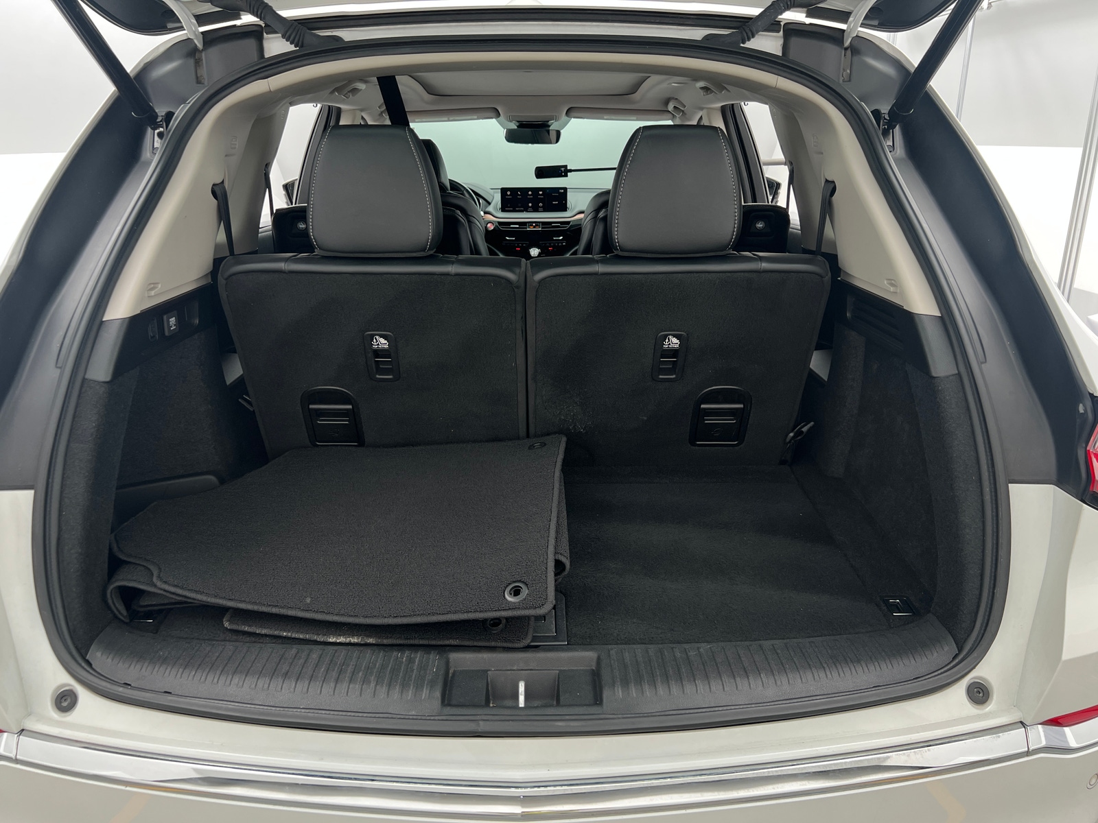 Thumbnail: 2022 Acura MDX - 6