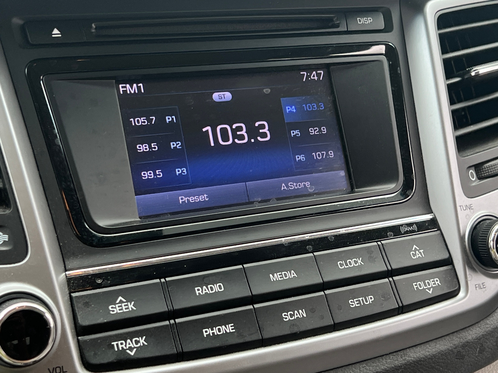 Thumbnail: 2017 Hyundai Tucson - 4