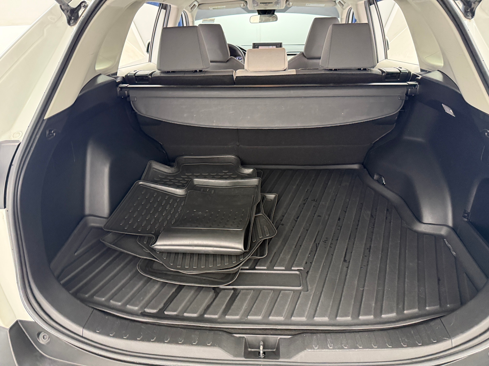 Thumbnail: 2021 Toyota RAV4 - 7