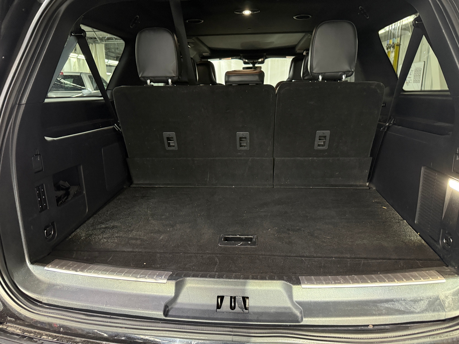 Thumbnail: 2022 Lincoln Navigator L - 6