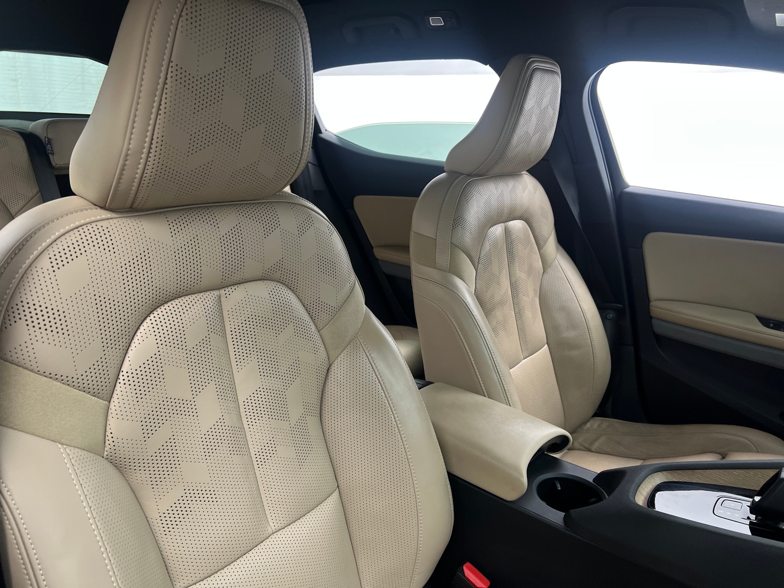 Thumbnail: 2022 Polestar 2 - 2