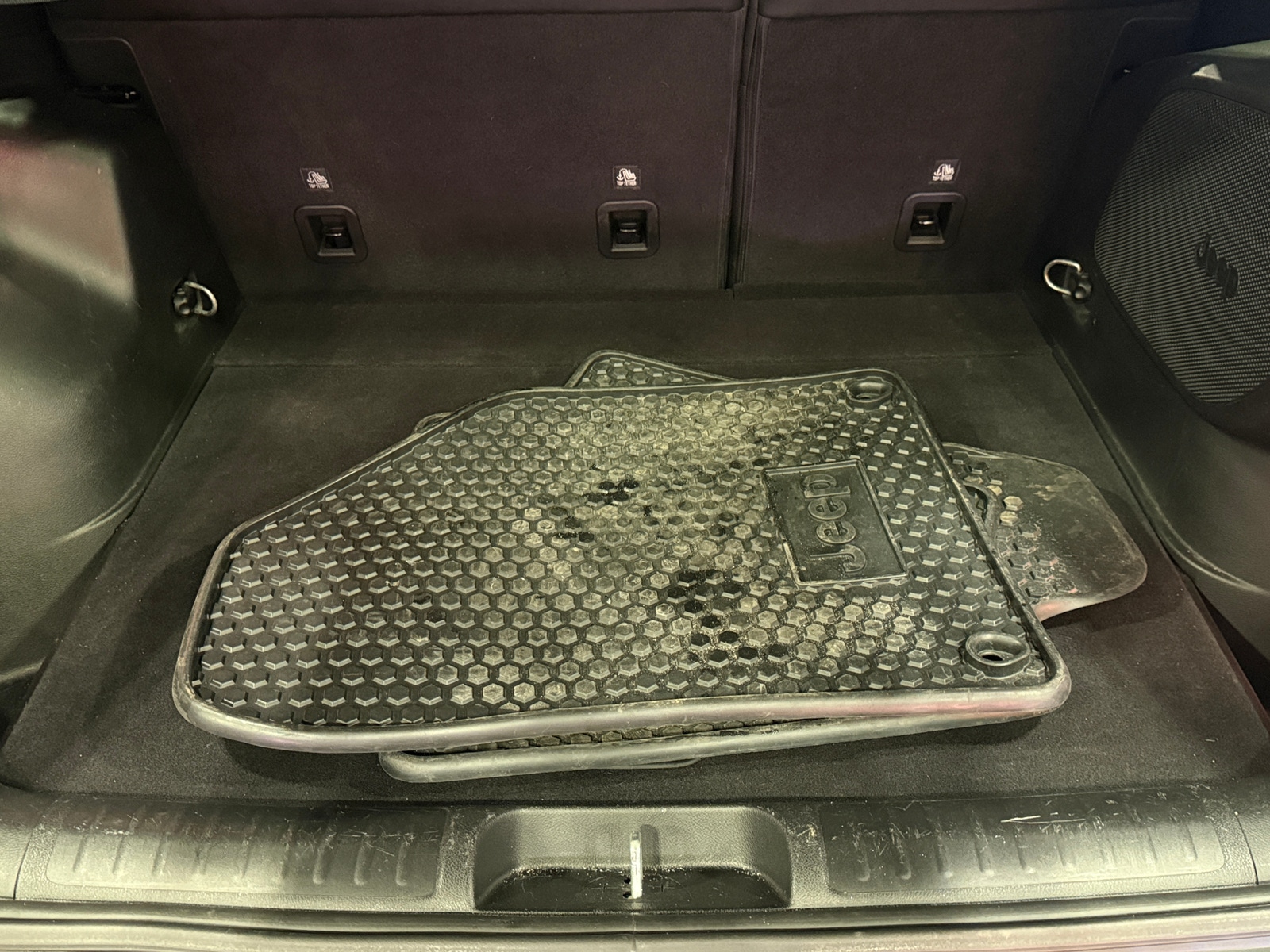 Thumbnail: 2022 Jeep Cherokee - 7