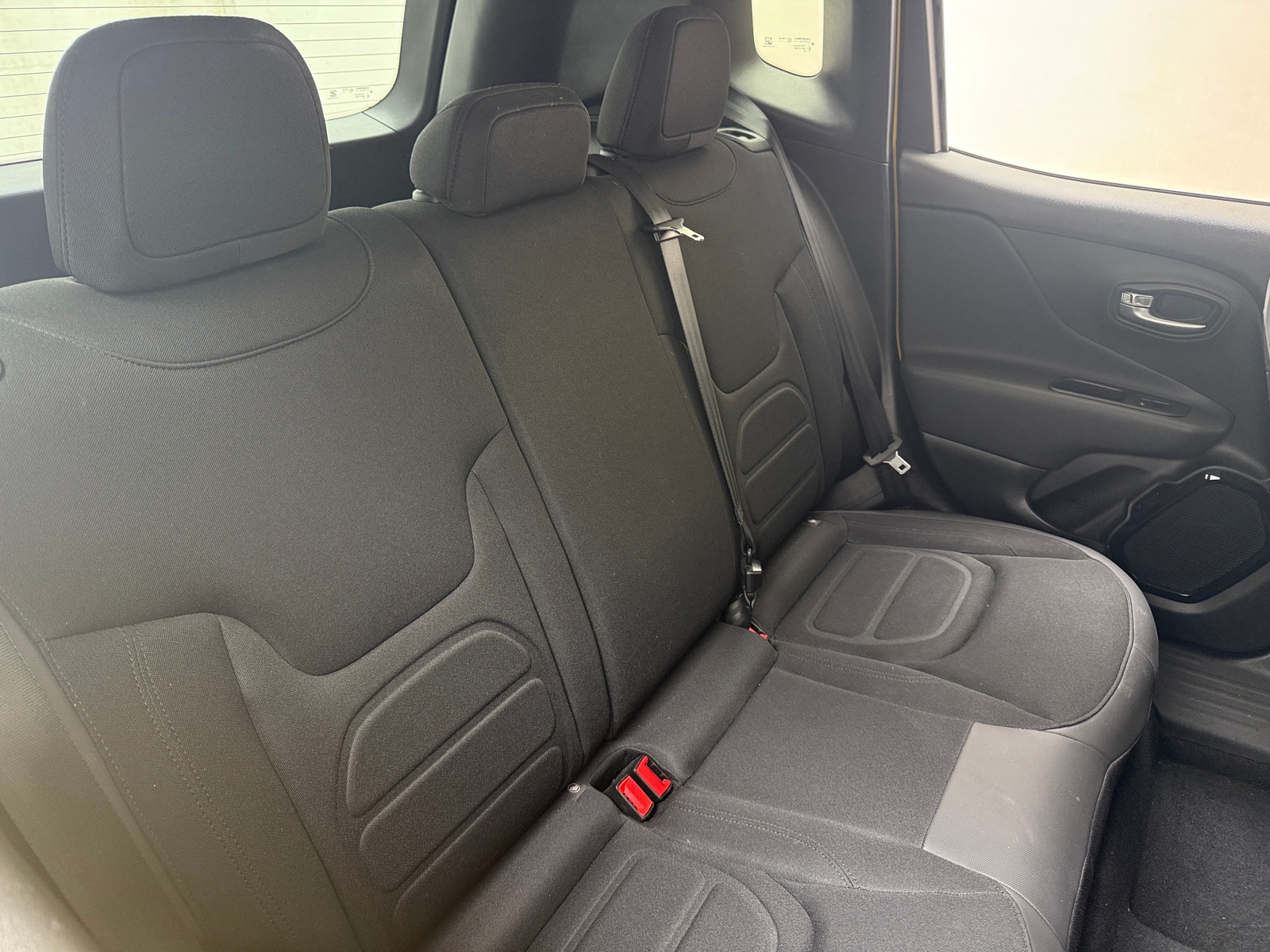 Thumbnail: 2017 Jeep Renegade - 6