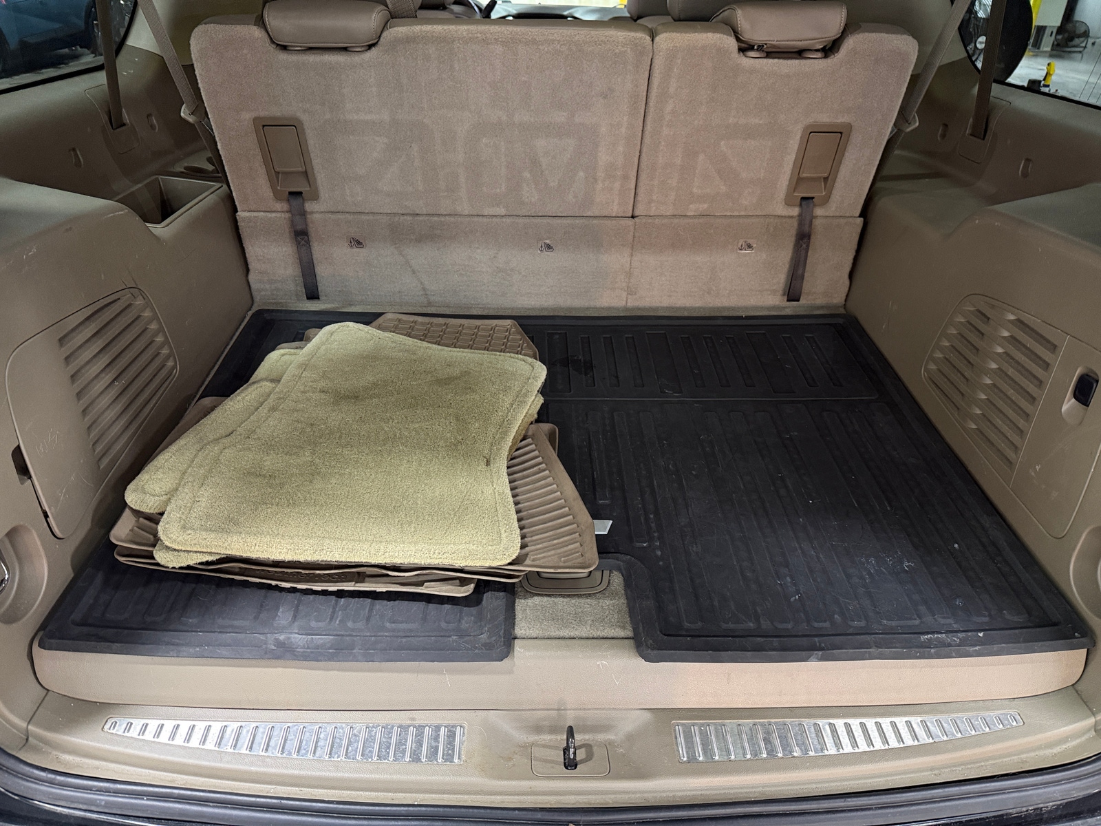 Thumbnail: 2016 Chevrolet Suburban - 6