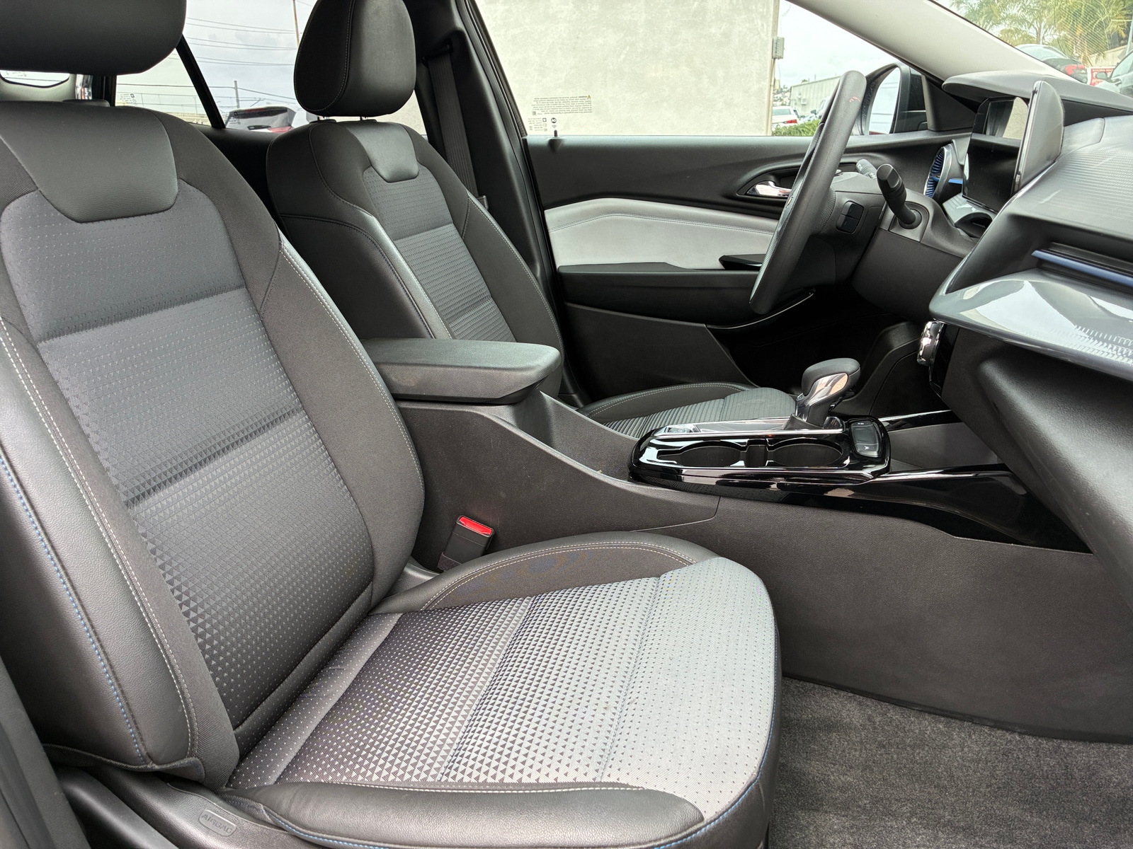 Thumbnail: 2025 Chevrolet Trax - 2