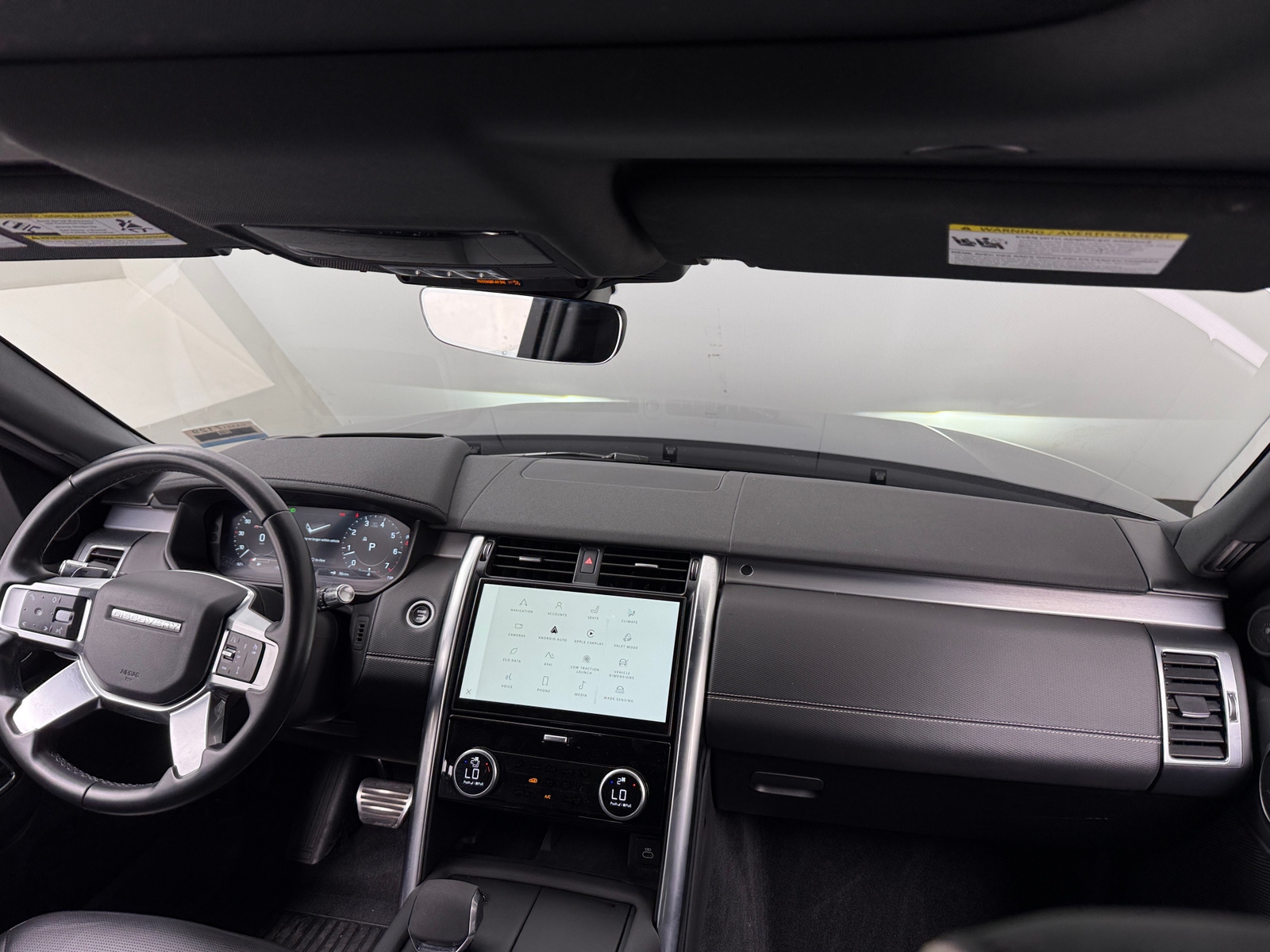 Thumbnail: 2022 Land Rover Discovery - 2