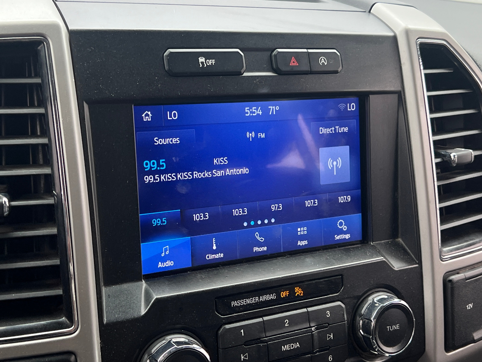 Thumbnail: 2019 Ford Econoline - 3