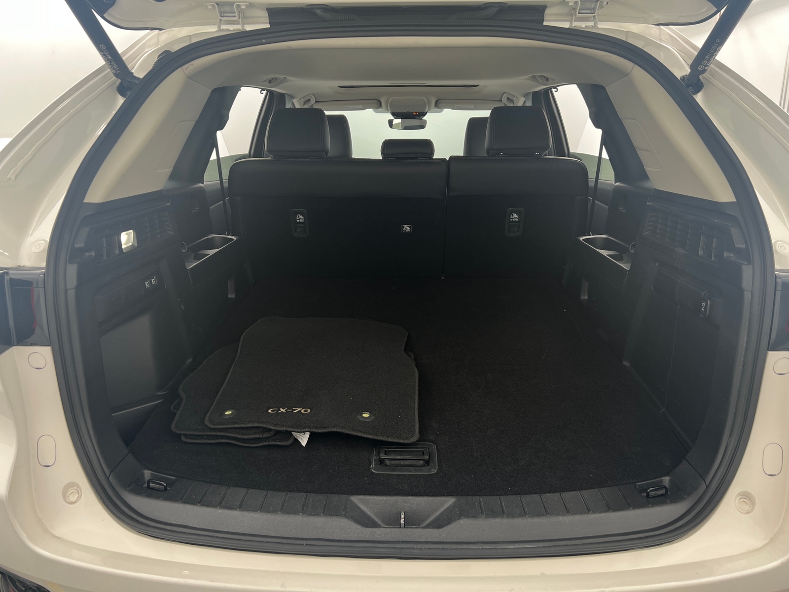 Thumbnail: 2025 Mazda CX-70 - 6