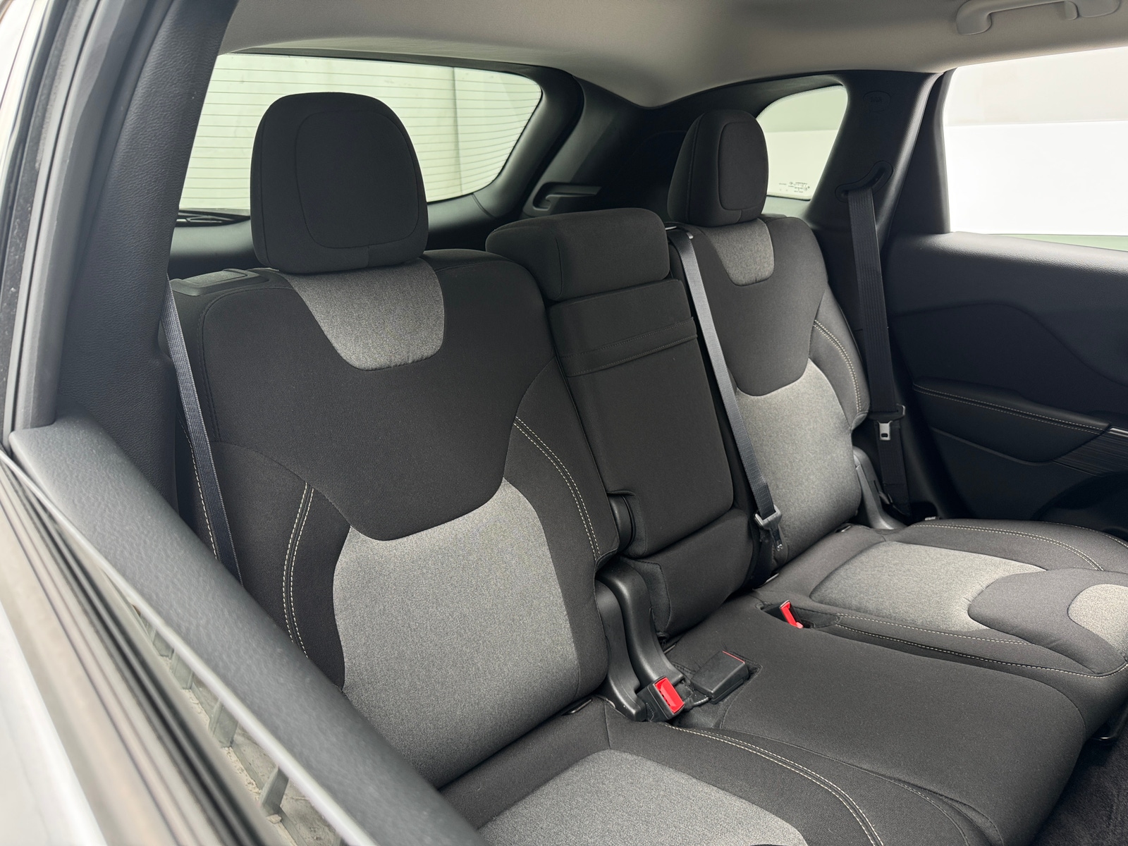 Thumbnail: 2016 Jeep Cherokee - 6