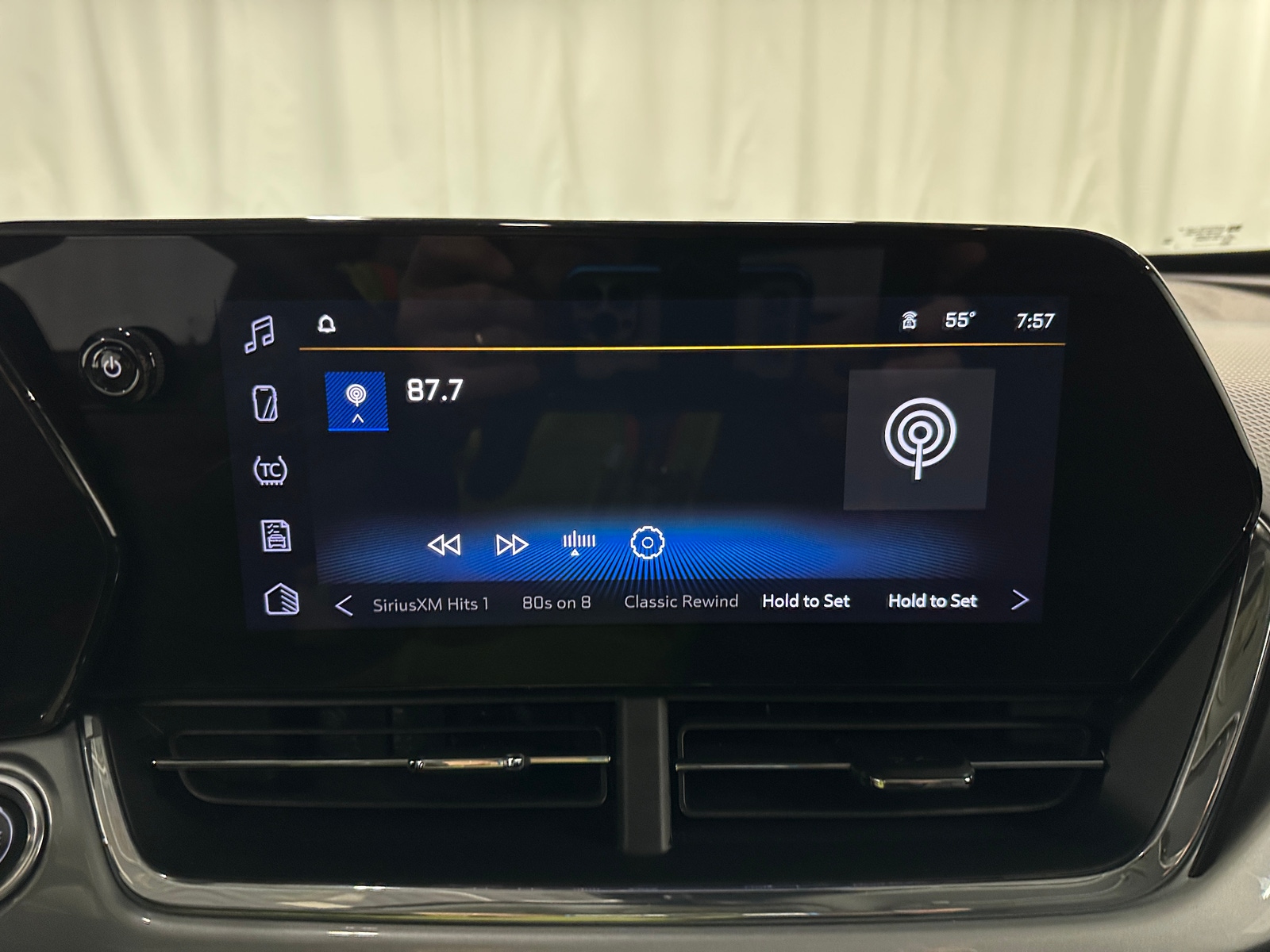 Thumbnail: 2025 Chevrolet Trax - 4