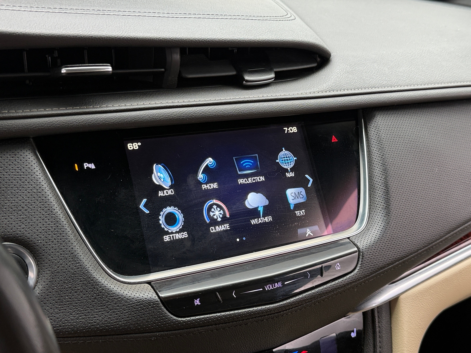 Thumbnail: 2018 Cadillac XT5 - 3