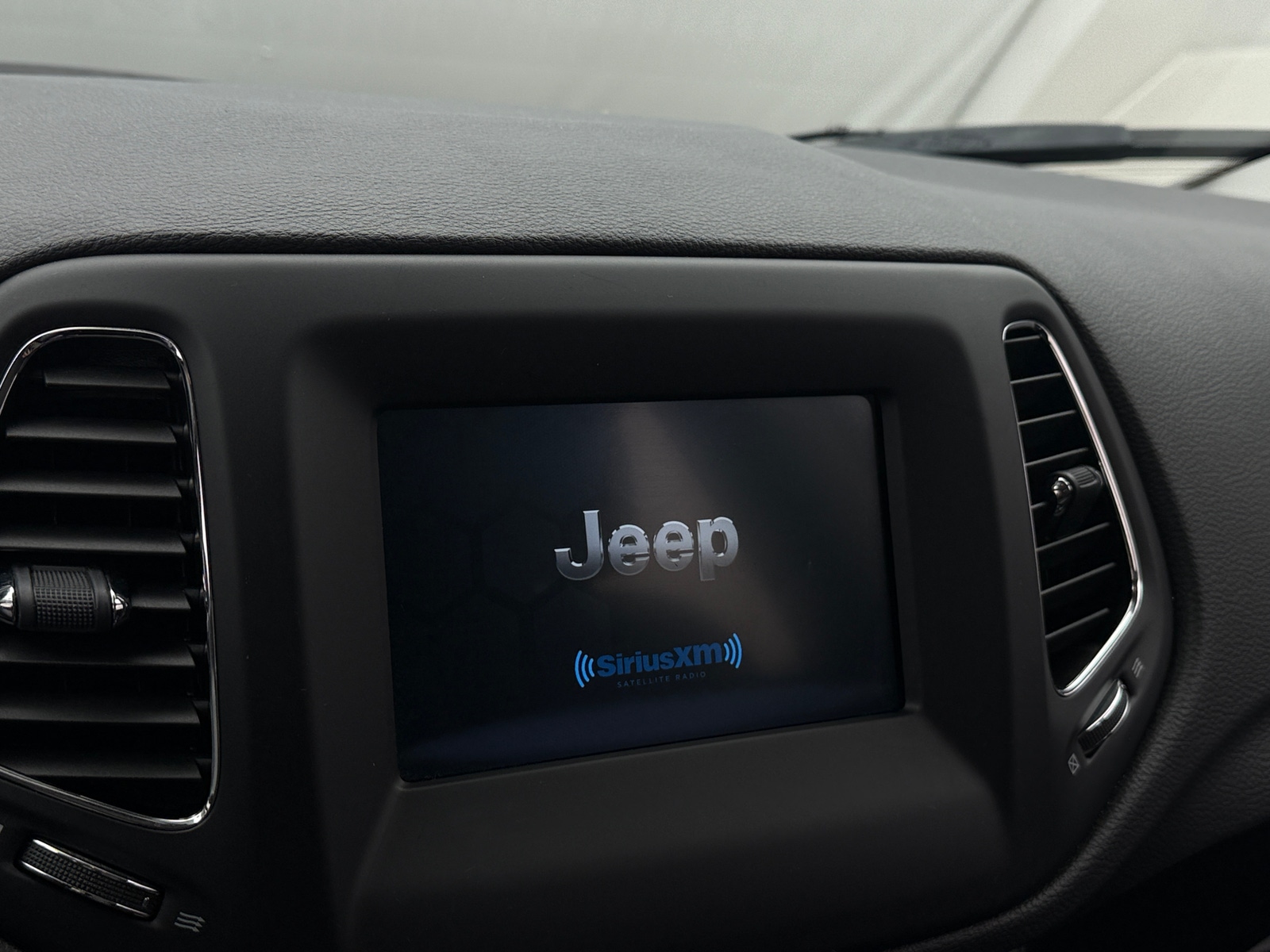 Thumbnail: 2020 Jeep Compass - 3