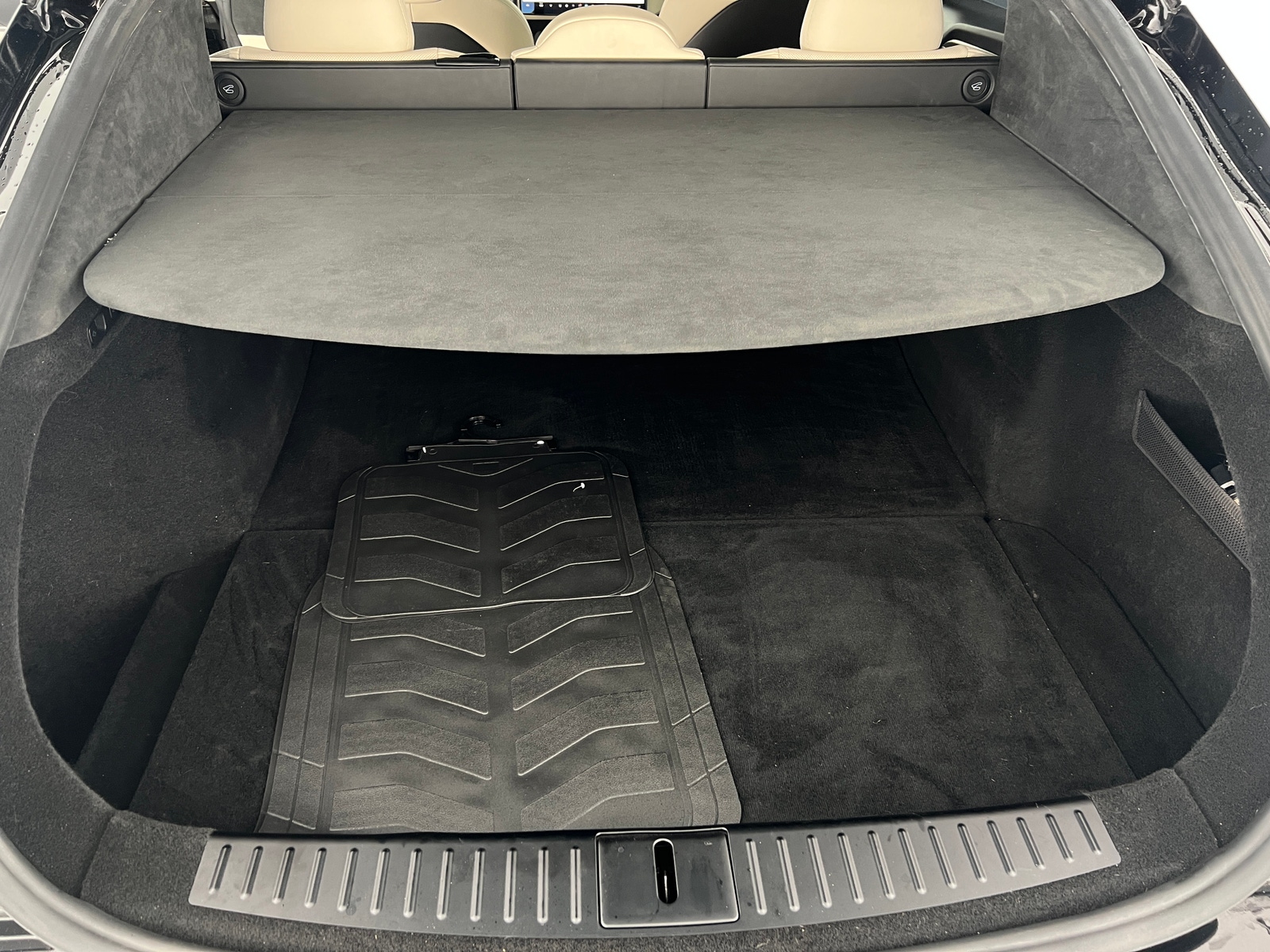 Thumbnail: 2023 Tesla Model S - 6