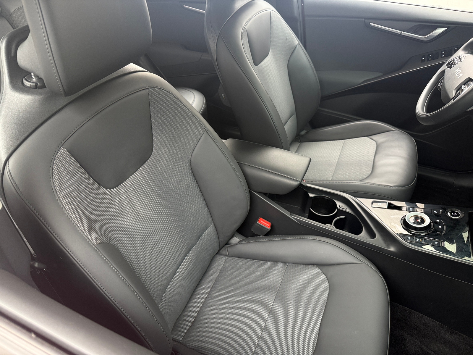 Thumbnail: 2023 Kia Niro - 2