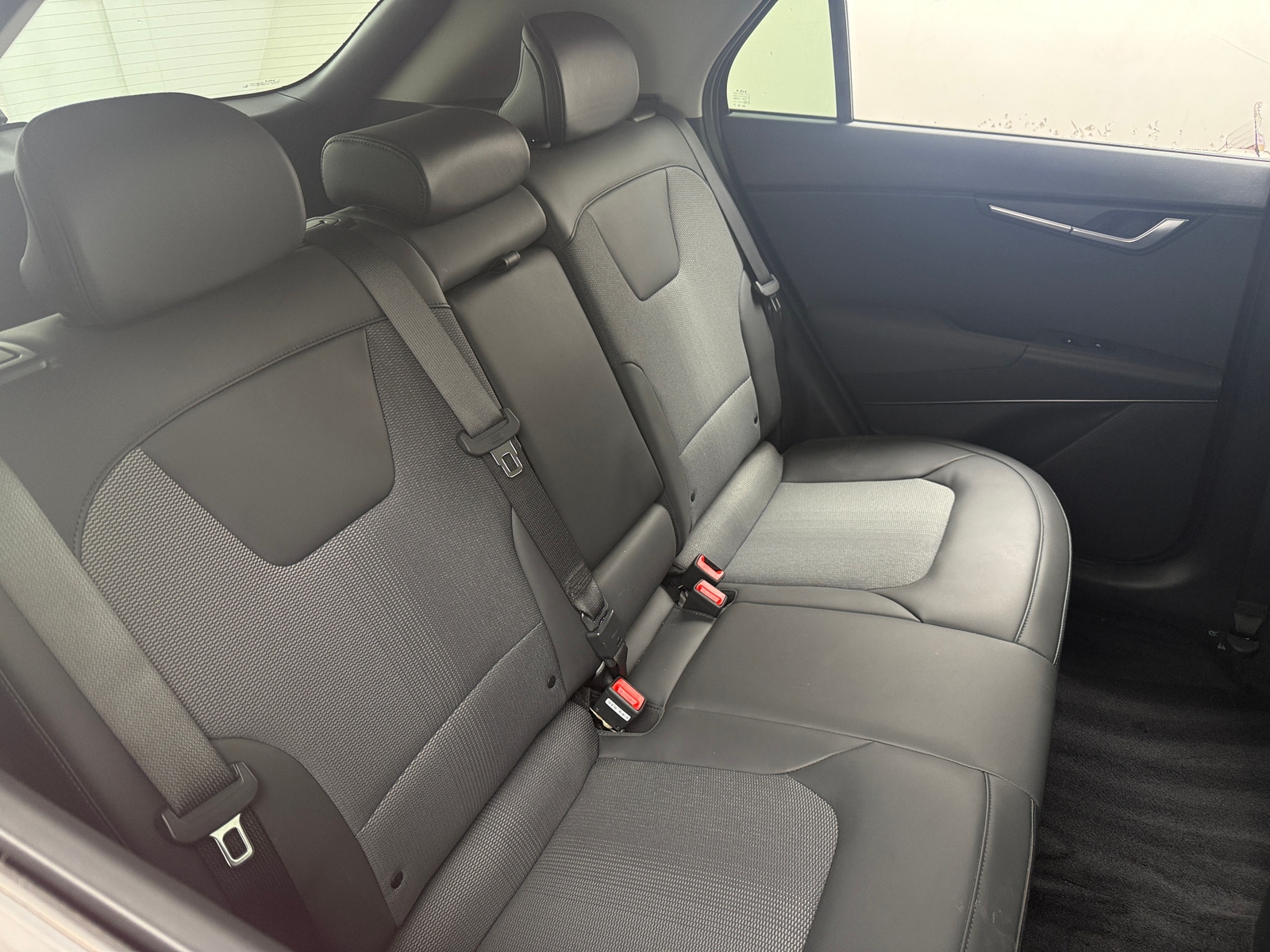 Thumbnail: 2023 Kia Niro - 6