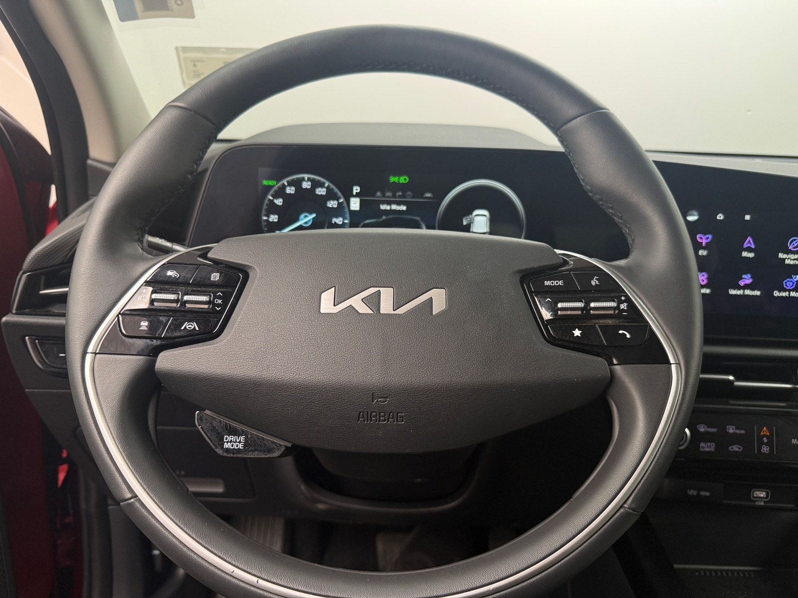 Thumbnail: 2023 Kia Niro - 5