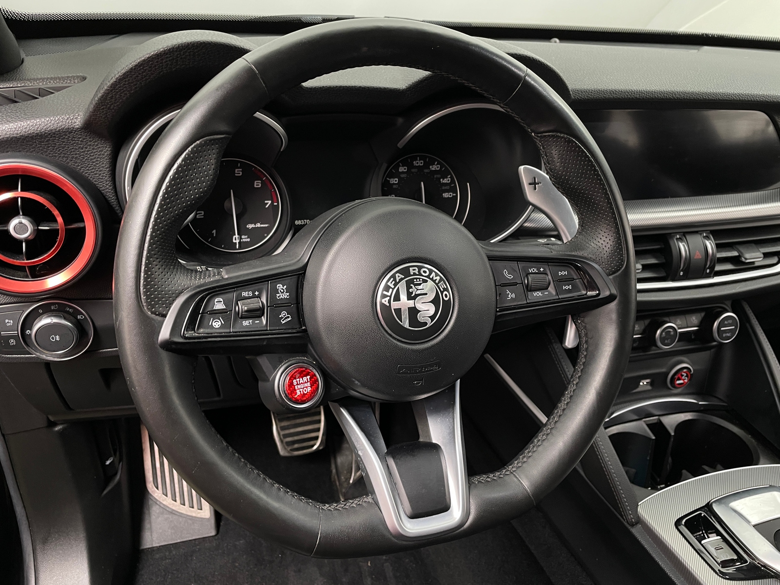 Thumbnail: 2021 Alfa Romeo Stelvio - 4