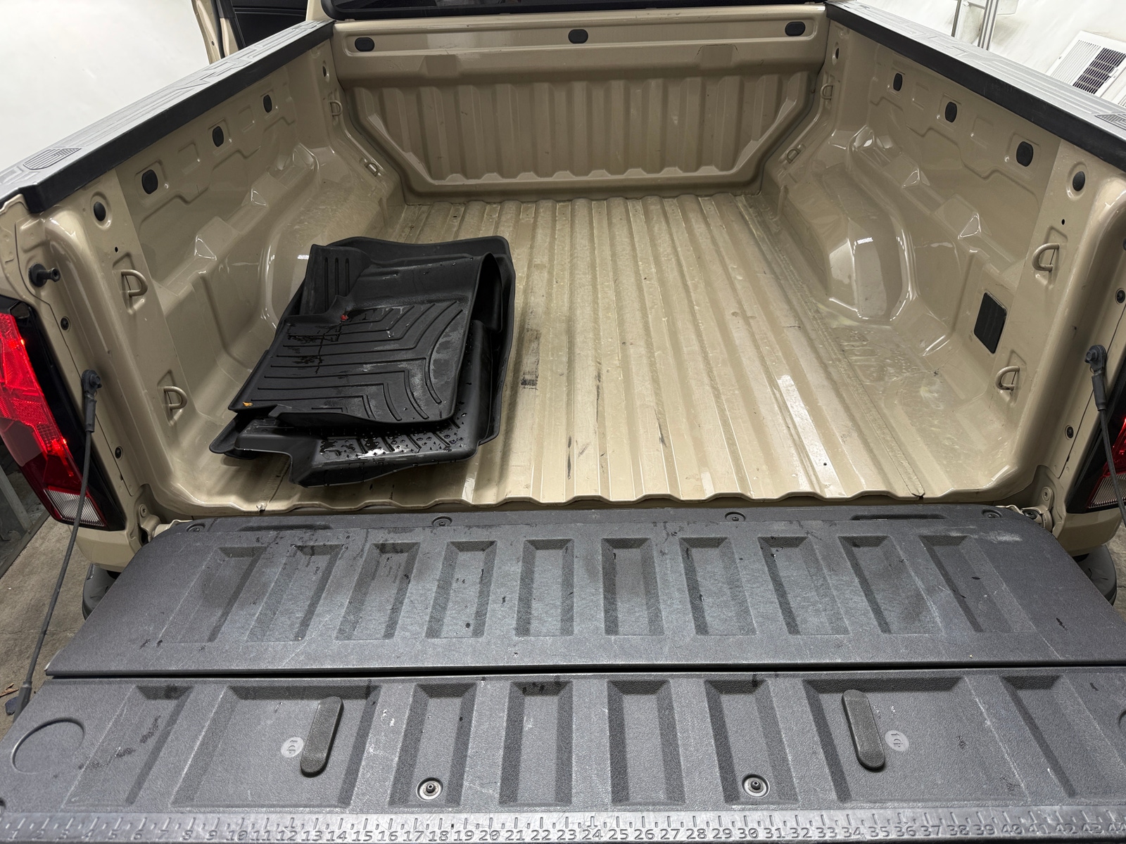 Thumbnail: 2024 Chevrolet Colorado - 7