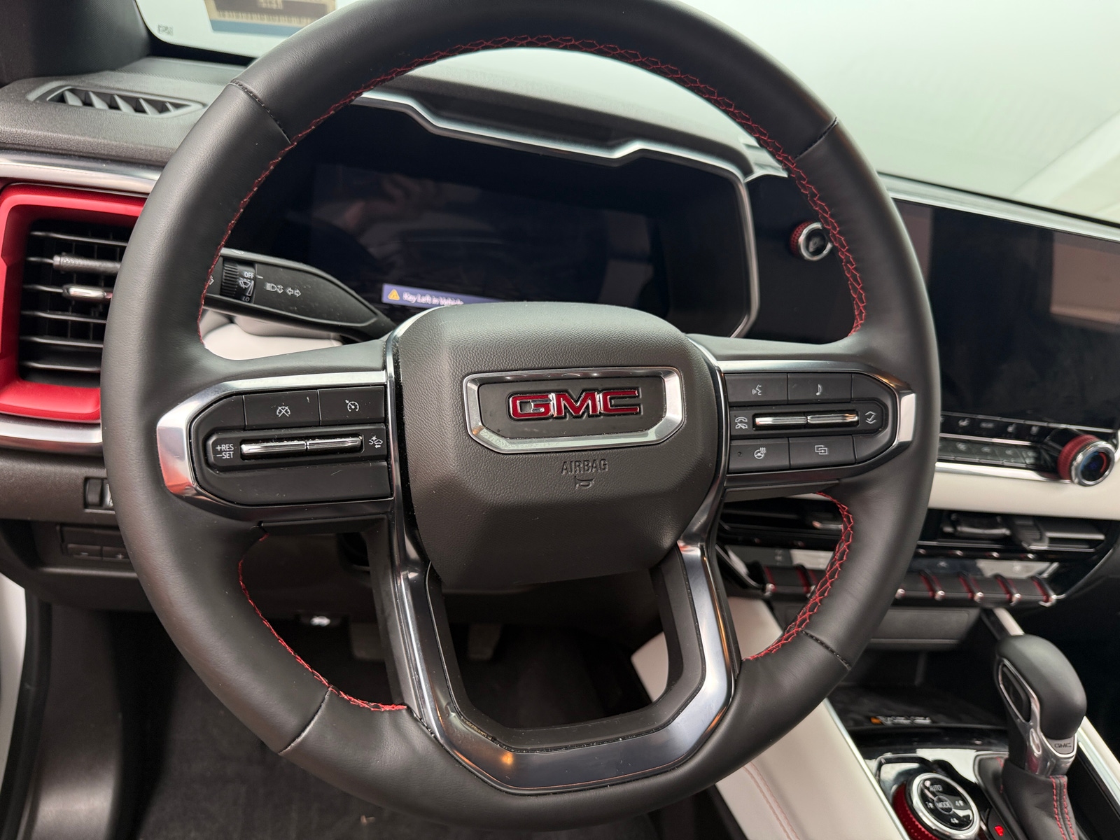 Thumbnail: 2024 GMC Canyon - 4