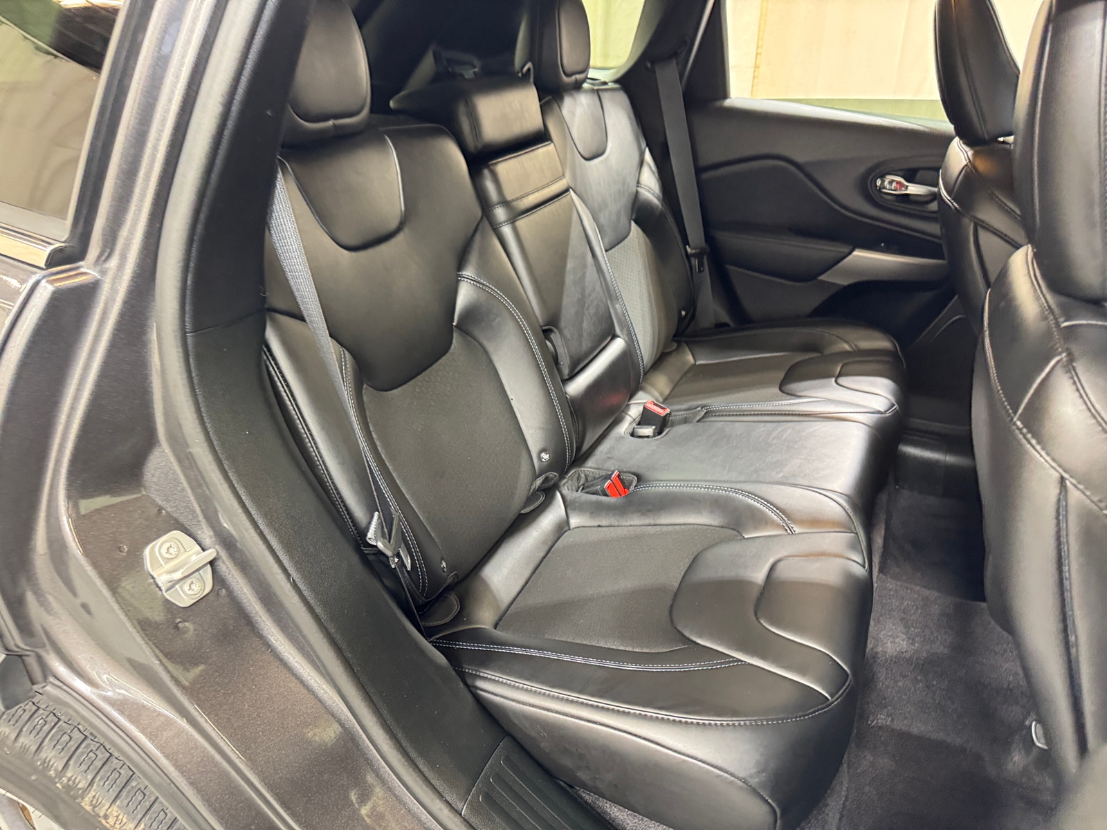 Thumbnail: 2019 Jeep Cherokee - 6