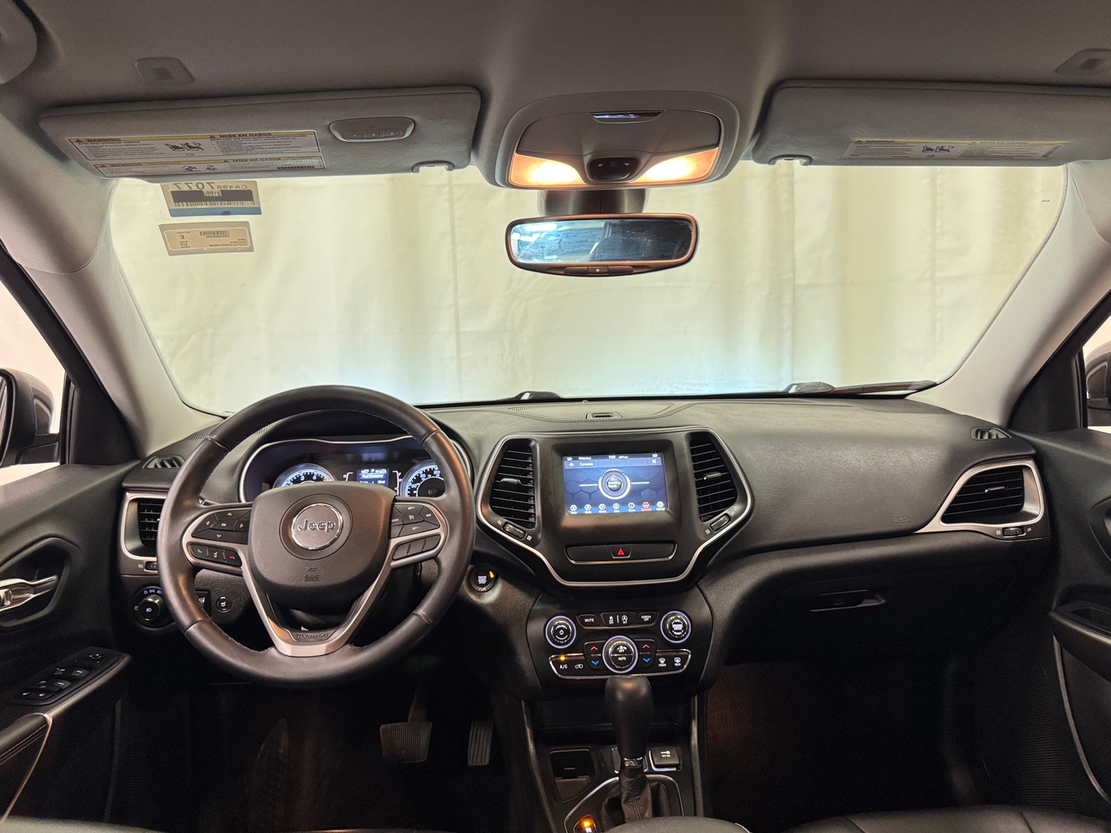 Thumbnail: 2019 Jeep Cherokee - 3