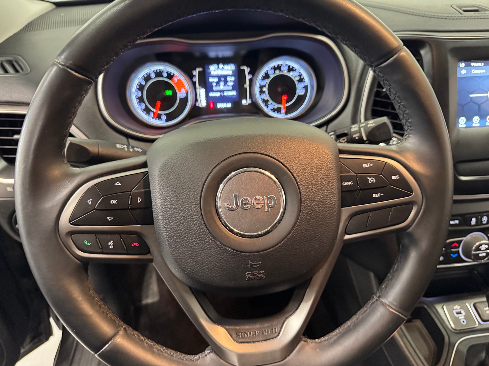 Thumbnail: 2019 Jeep Cherokee - 5