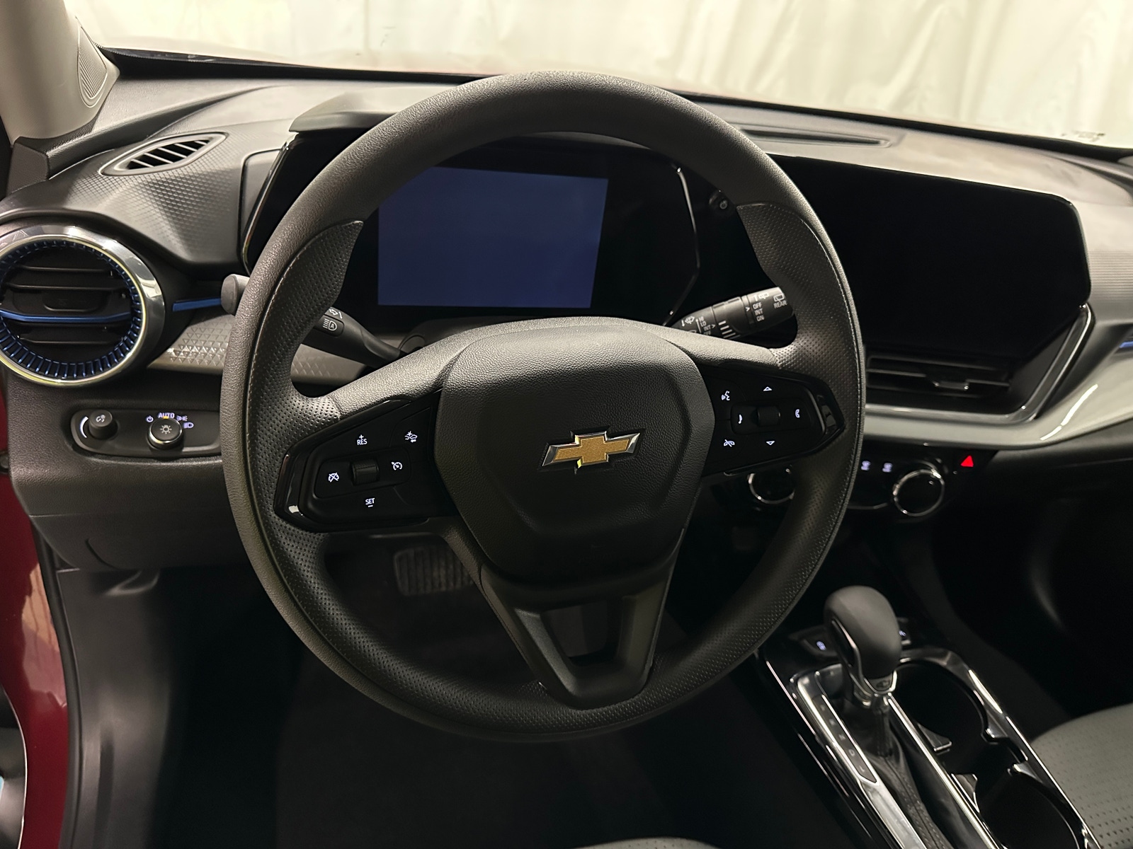 Thumbnail: 2025 Chevrolet Trax - 5