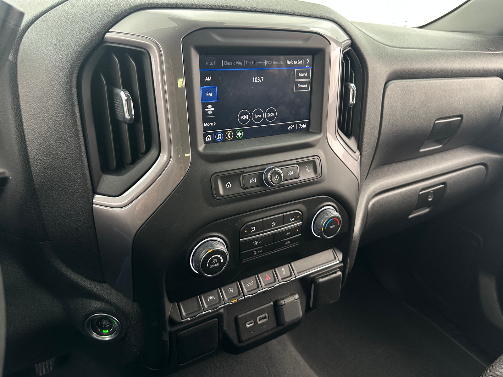 Thumbnail: 2022 Chevrolet Silverado 1500 - 4