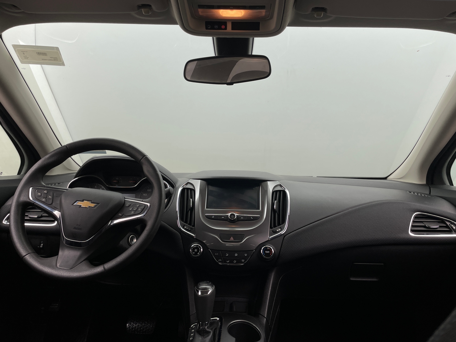 Thumbnail: 2018 Chevrolet Cruze - 3