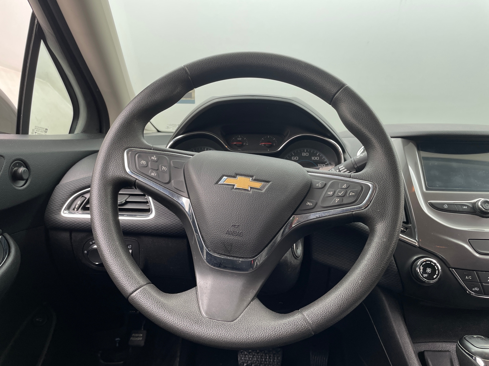Thumbnail: 2018 Chevrolet Cruze - 5