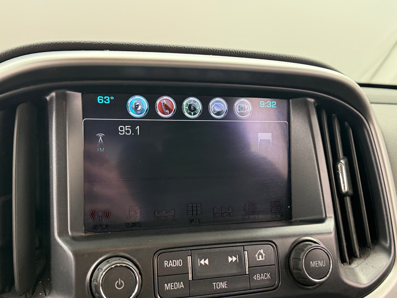 Thumbnail: 2018 Chevrolet Colorado - 3