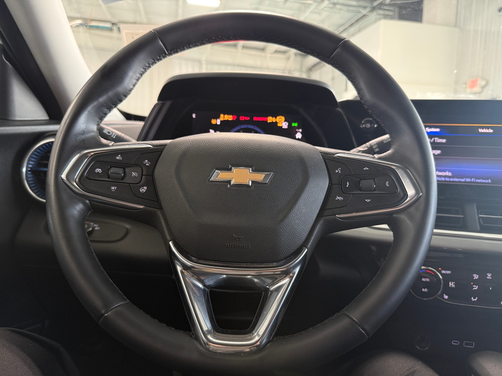 Thumbnail: 2025 Chevrolet Trax - 5