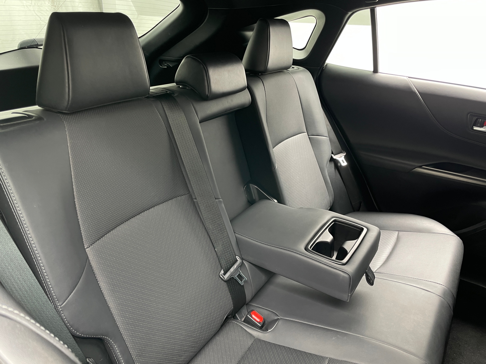 Thumbnail: 2022 Toyota Venza - 6