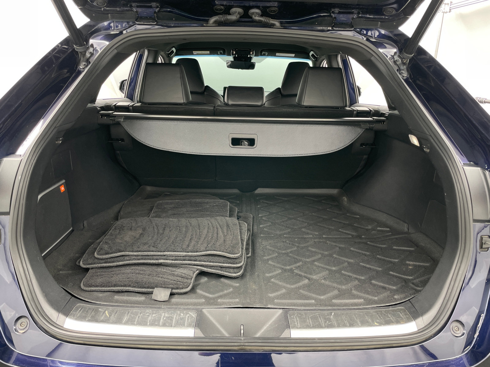 Thumbnail: 2022 Toyota Venza - 7