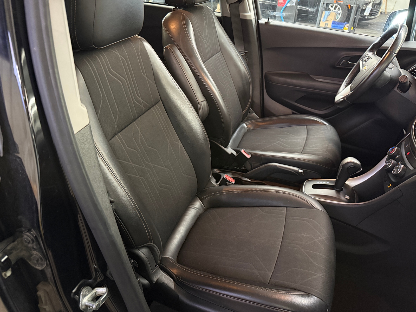 Thumbnail: 2019 Chevrolet Trax - 2