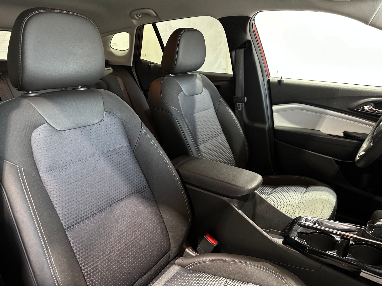 Thumbnail: 2025 Chevrolet Trax - 2