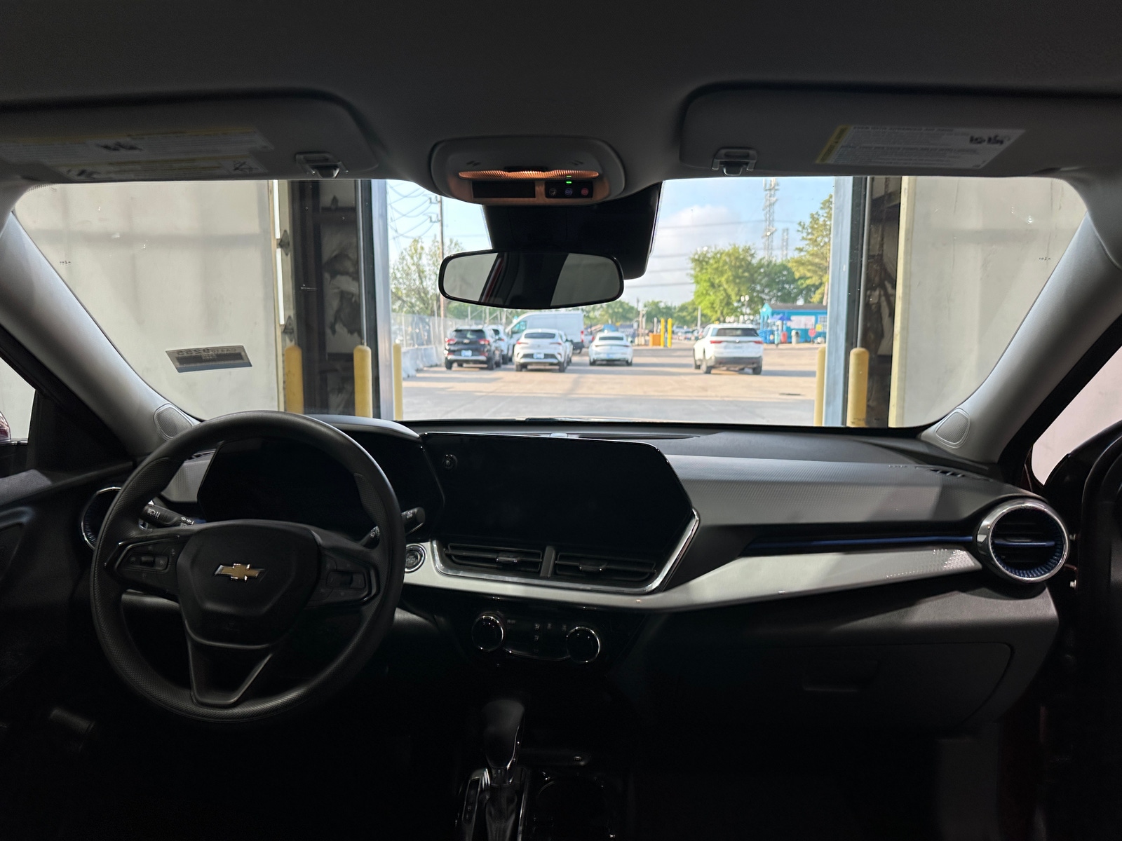 Thumbnail: 2025 Chevrolet Trax - 3